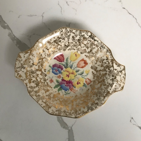 Vintage H&K Tunstall Olde English Sampler China Porcelain Fruit Nappy Candy Dish - Picture 3 of 4